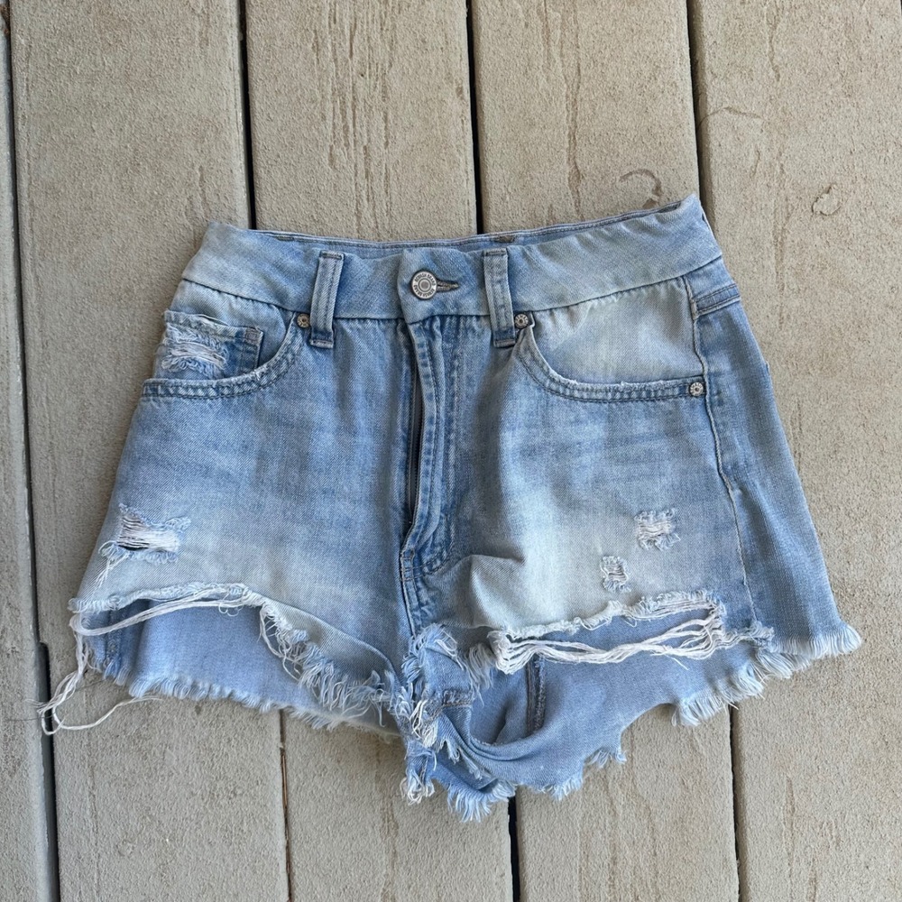 Rewash Distressed Denim‎ Shorts Frayed Hem Light Wash Juniors Size 3 / 26